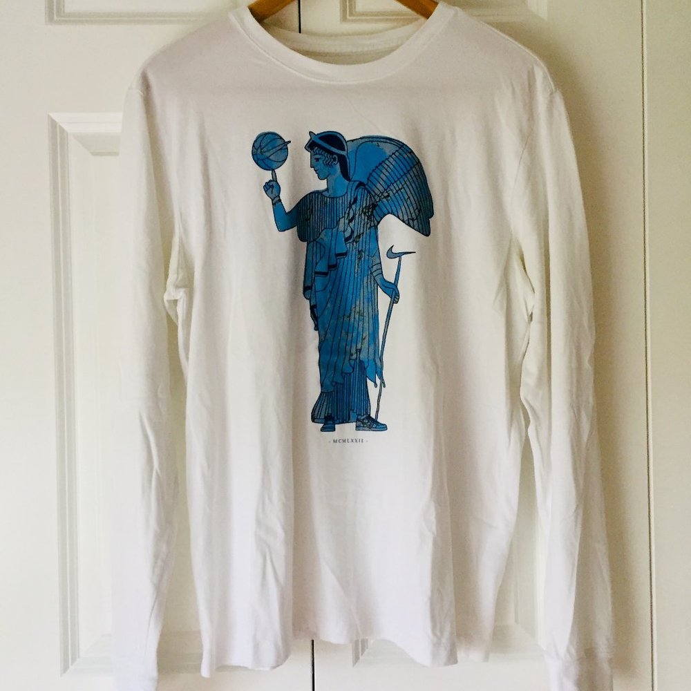 Nike Men's Long-Sleeve White Dri-Fit T-shirt Size M